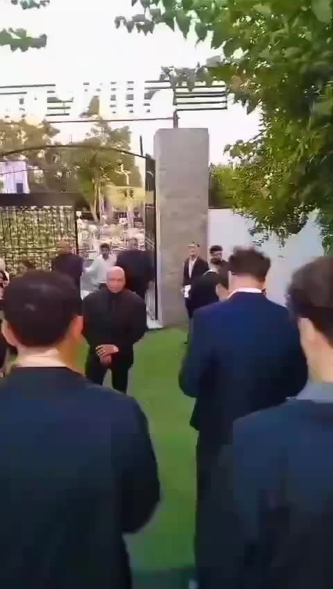 مرافقة شخصية VIP داخل الحدث